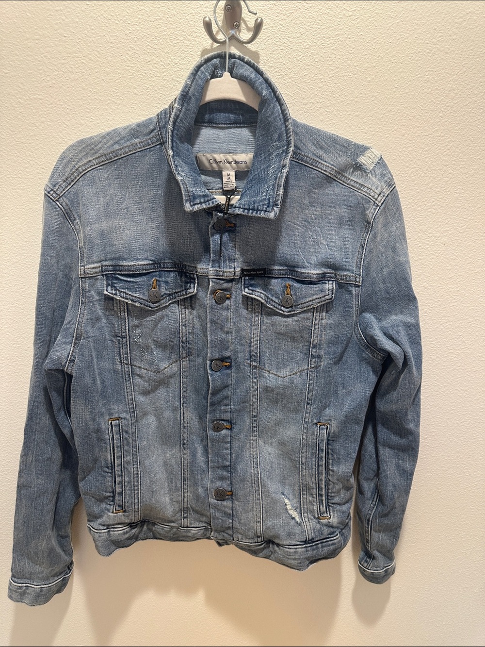 Calvin Klein Men’s Light Wash Blue Denim Jacket w/ribbed topstitch detailing